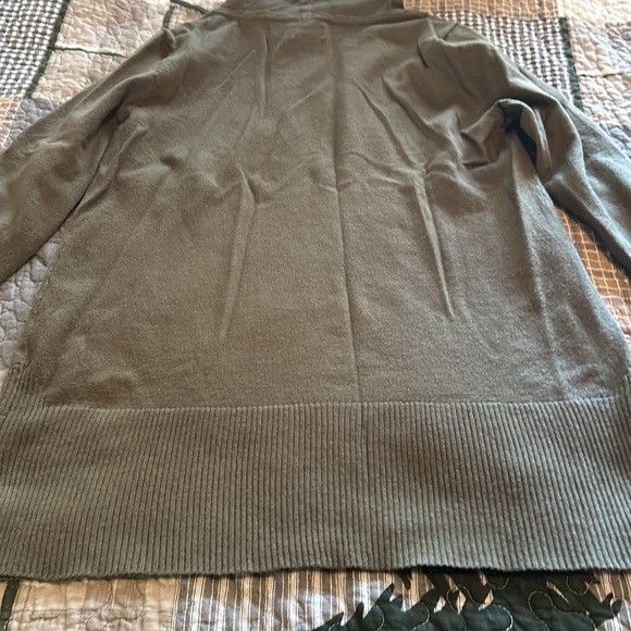 Duluth Trading Company shirt - Picture 6 of 6